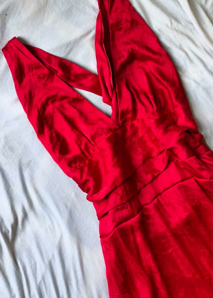 731312. Stunning Red Halter Dress
