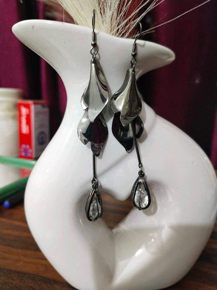Elegant Dangle Earrings with Crystal Accents black