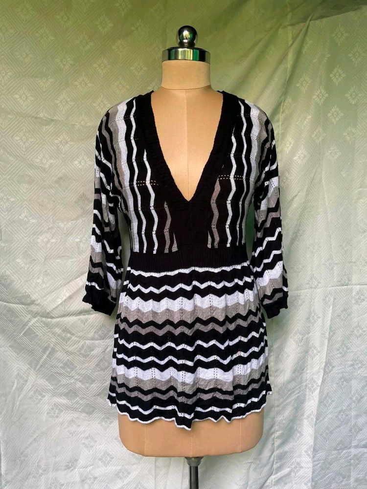 Chic Striped V-Neck Knit Tunic