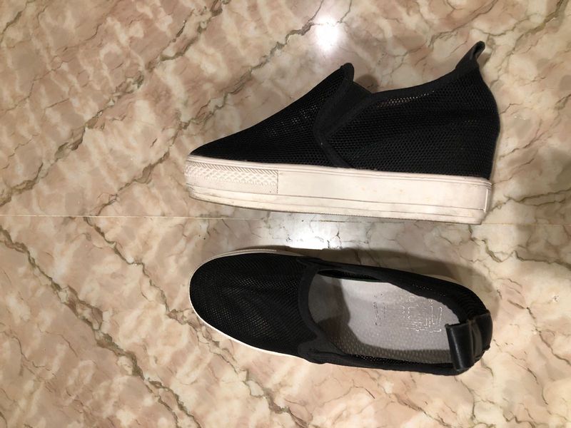 Black Slip-On Mesh Sneakers