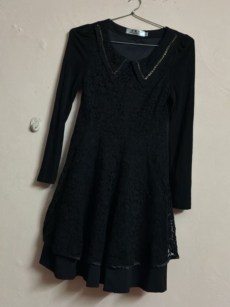 Elegant Black Lace Dress with  long side zip