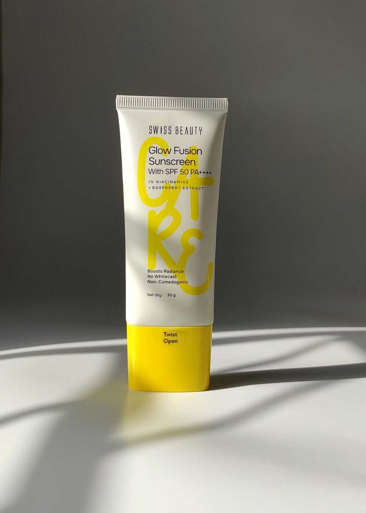 Swiss Beauty Glow Fusion Sunscreen SPF 50