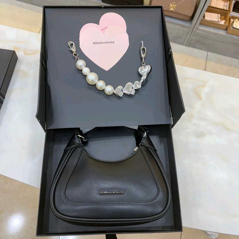 Charles &amp; Keith Black 🖤 For premium Lovers 🥹