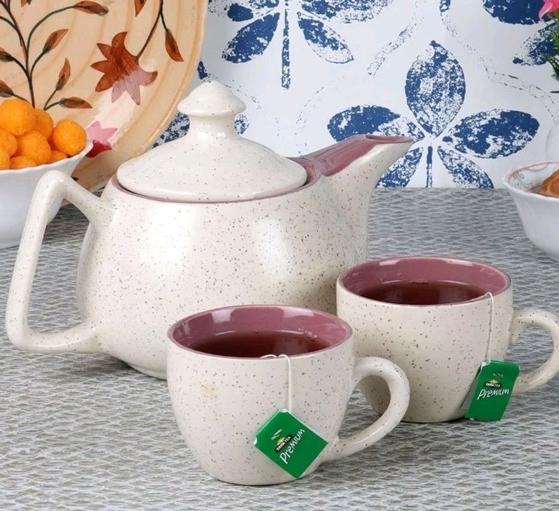 Tea Set With 4 Cups