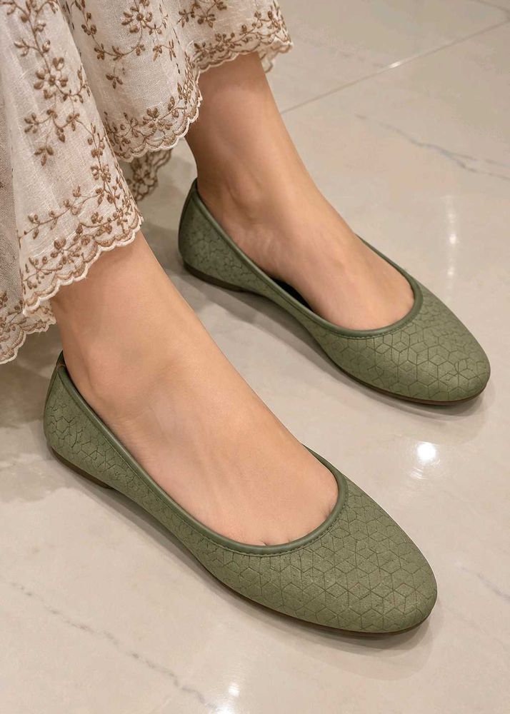 Stylish Green Ballet Flats