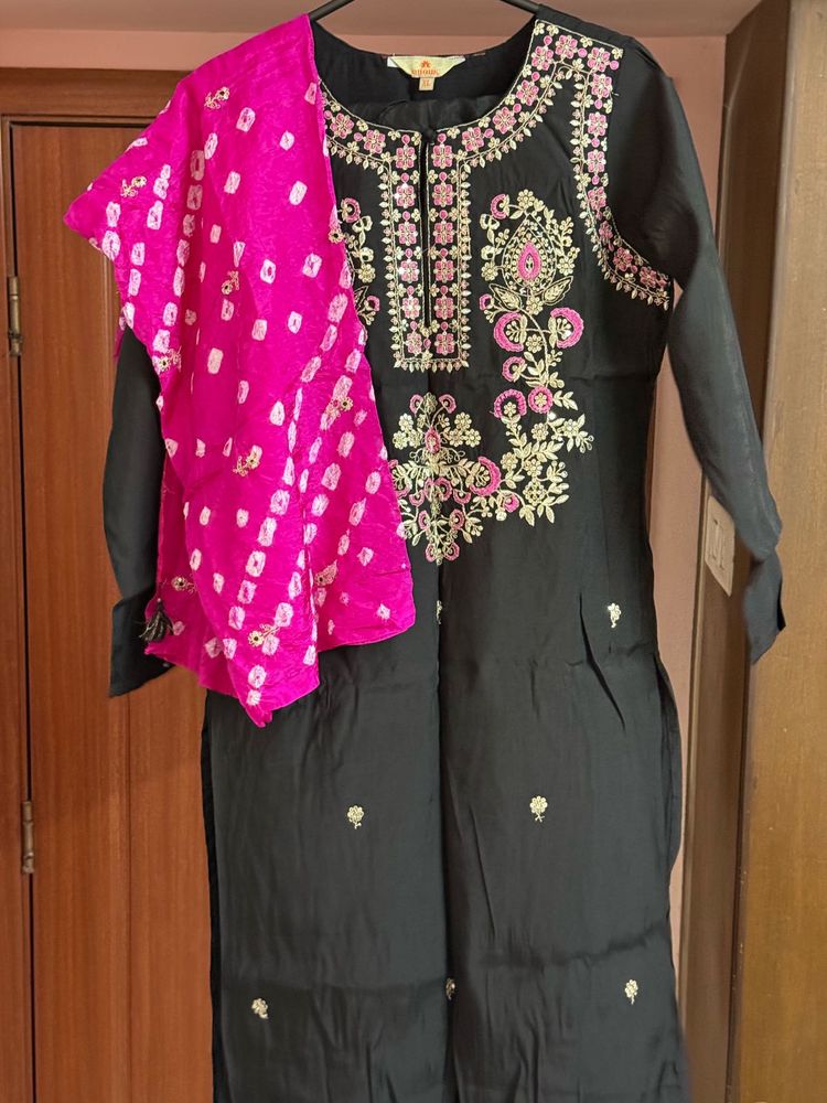 Black Embroidered Kurta Set with Pink Dupatta