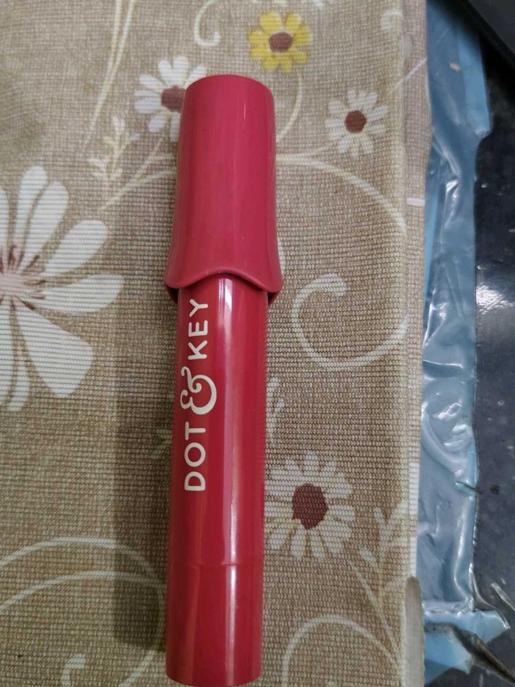DOT &amp; KEY Lip balm - strawberry red