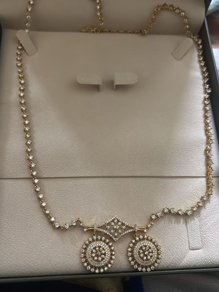 Exquisite Diamond Necklace Set