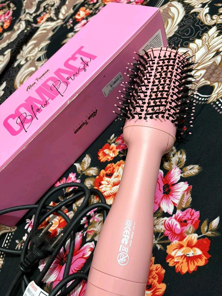 Alan Truman Compact Blow Brush ✨🤌🏻🌻