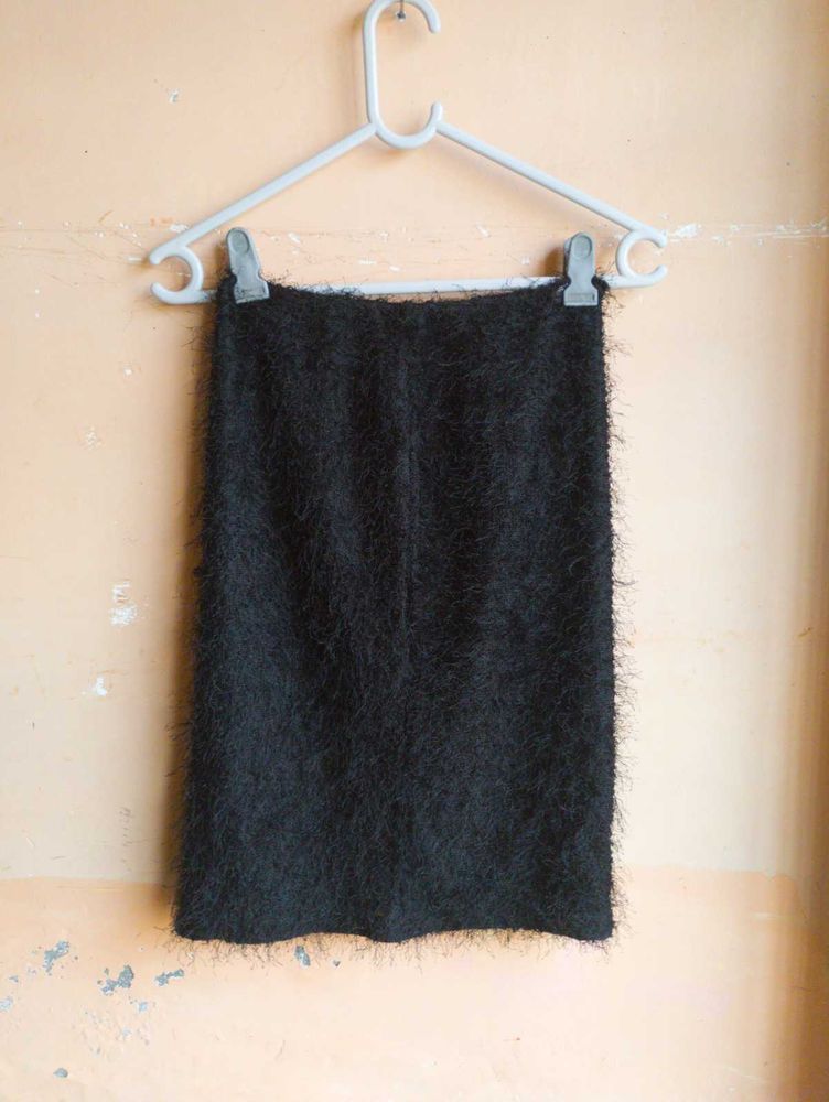 ❤️Waist 26 to 28 Black Fuzzy Skirt