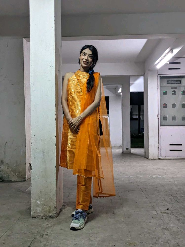 Trendy Kurta Pant And Dupatta (Worn Once)