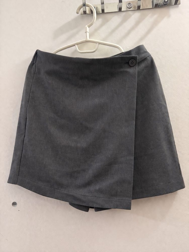 Chic Grey Wrap Skort