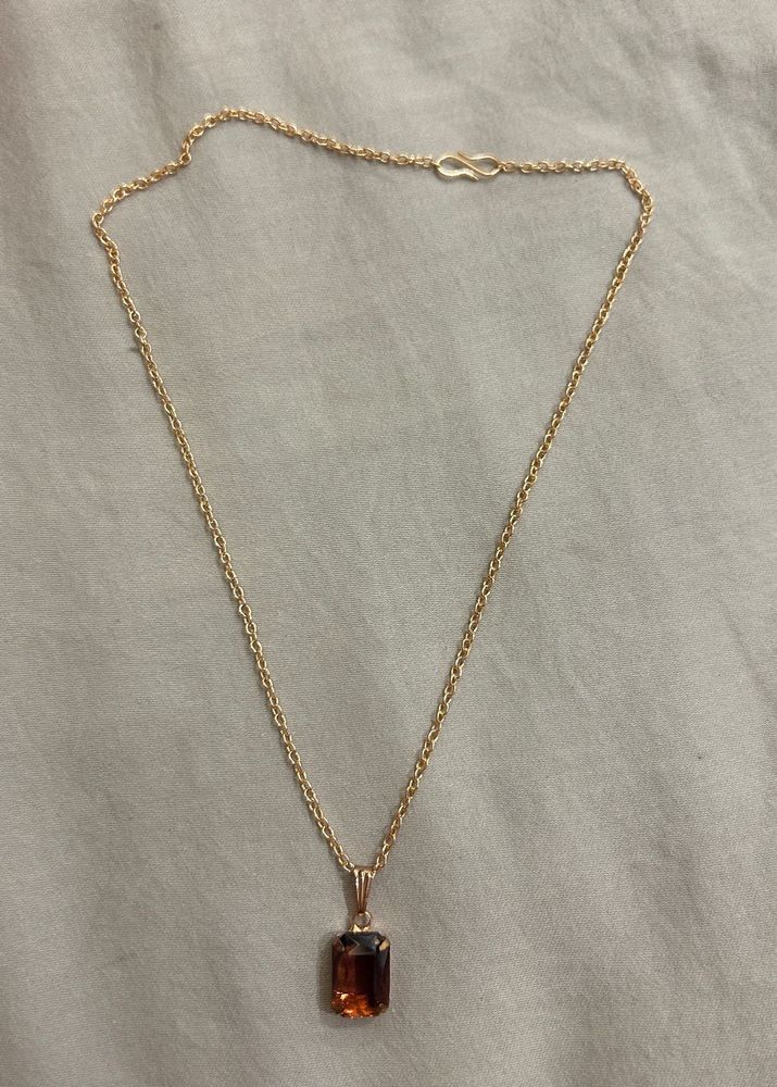 Elegant Rose Gold Chain with Amber Pendant