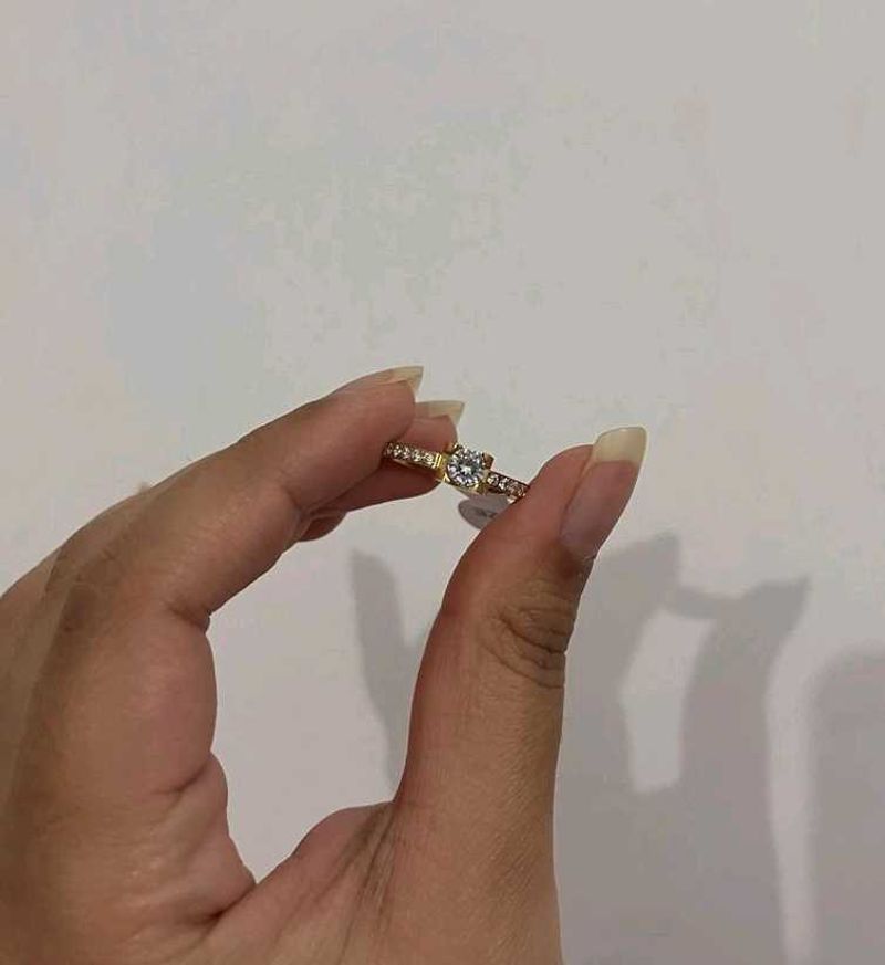 Sparkling Solitaire Ring
