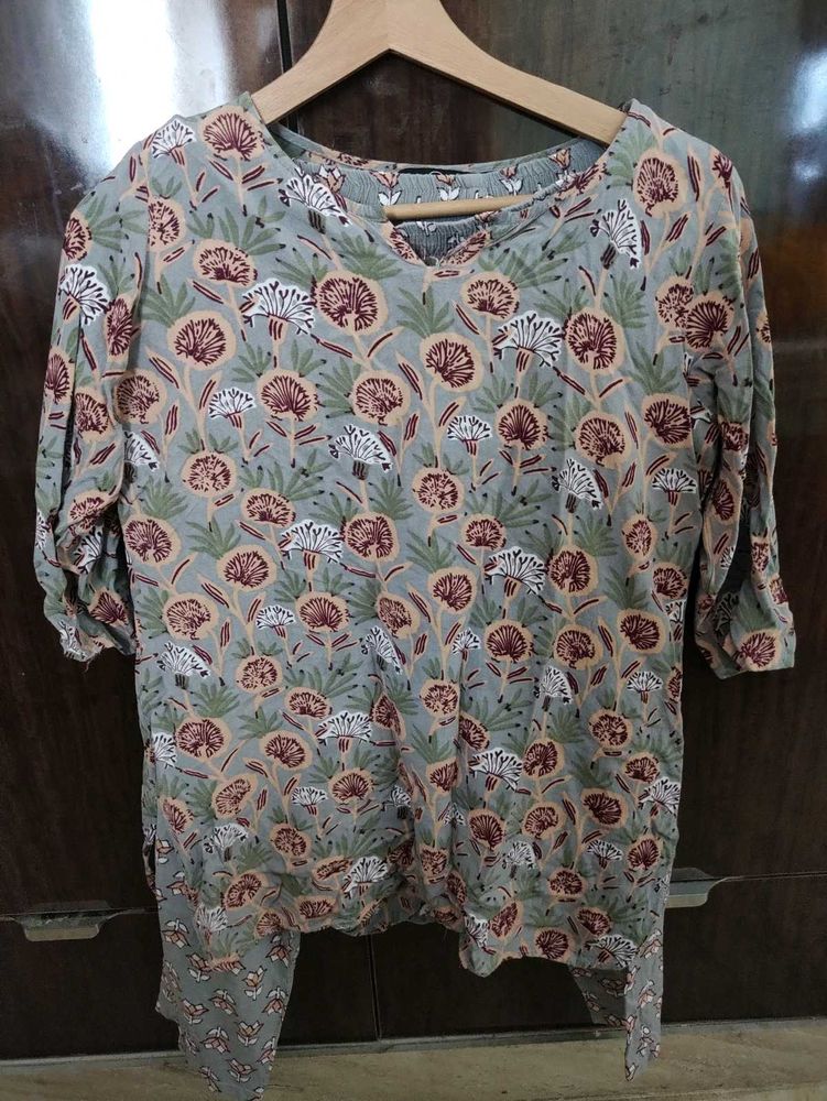 Chic Floral Print Kurta and Pant Set for Women