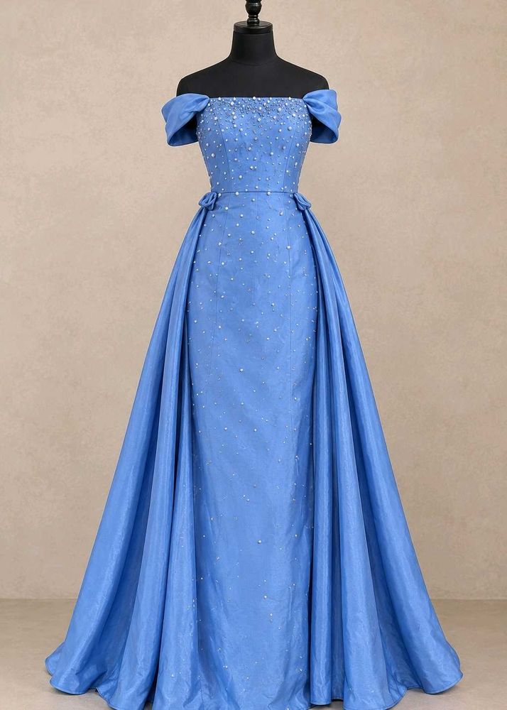 gown with detatchable train