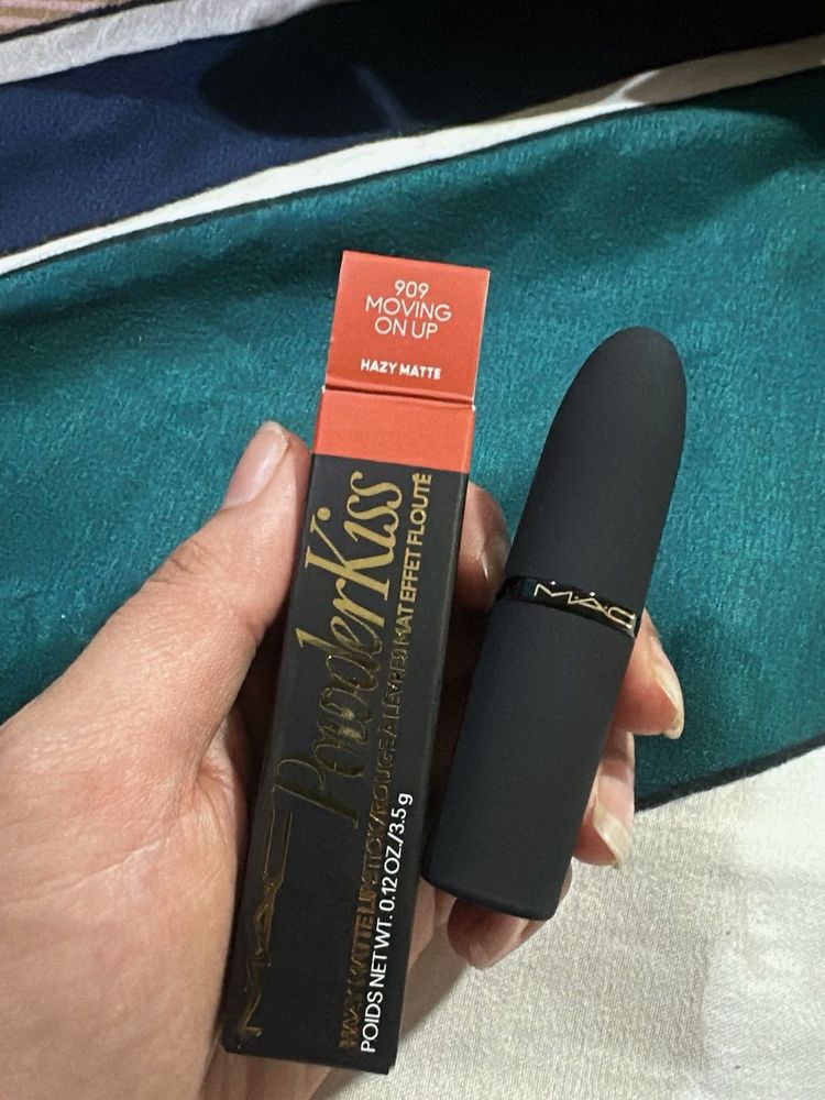 MAC Powder Kiss Lipstick - Moving On Up