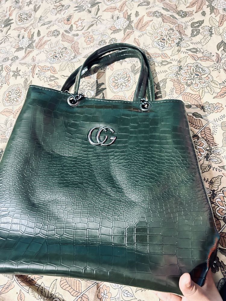 Stylish Green Croc Textured Handbag