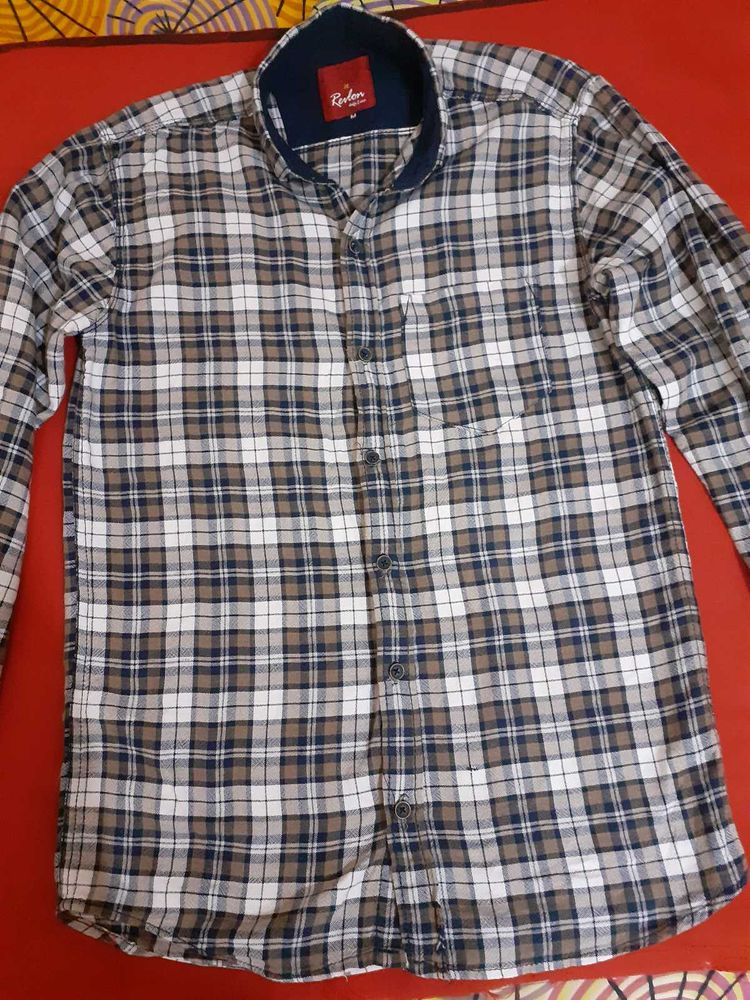 Men Checkered Casual Shirt (Size M)