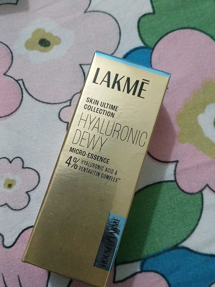 Lakme Hyaluronic Dew Micro-Essence