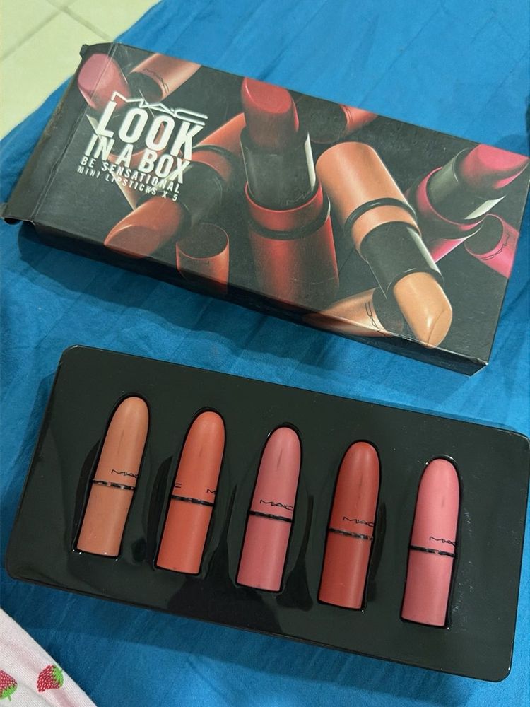 MAC Look in a Box Mini Lipsticks set of 5