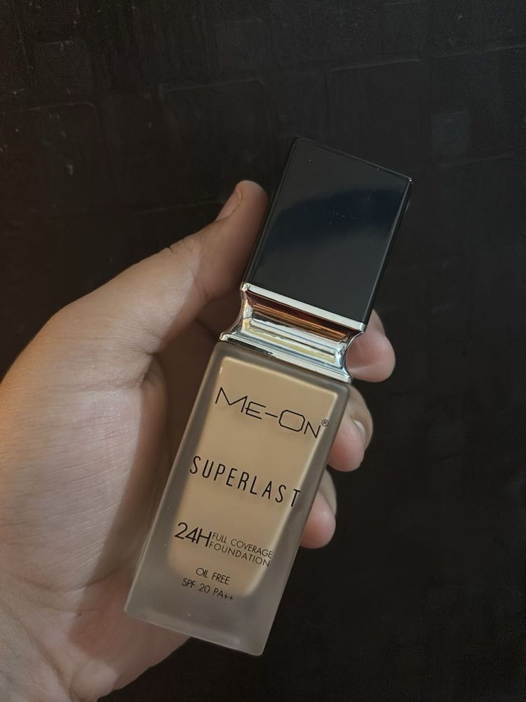 me- on superlast foundation  shade 21