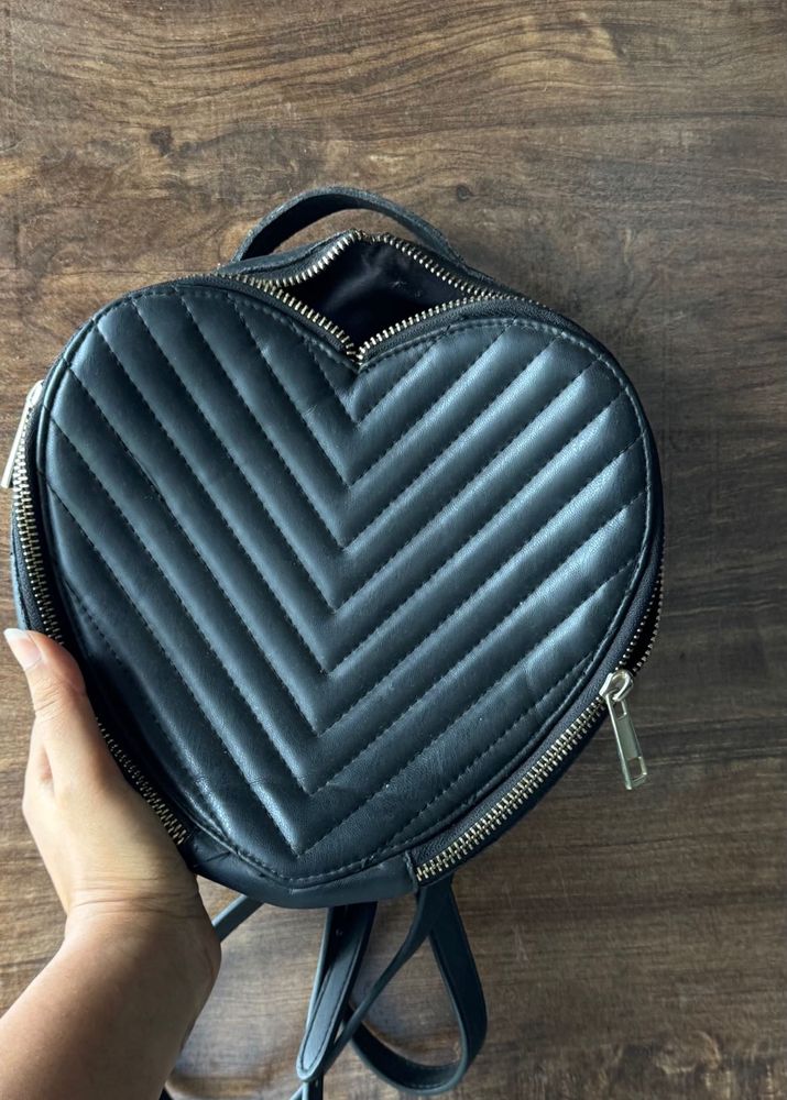 black backup bag