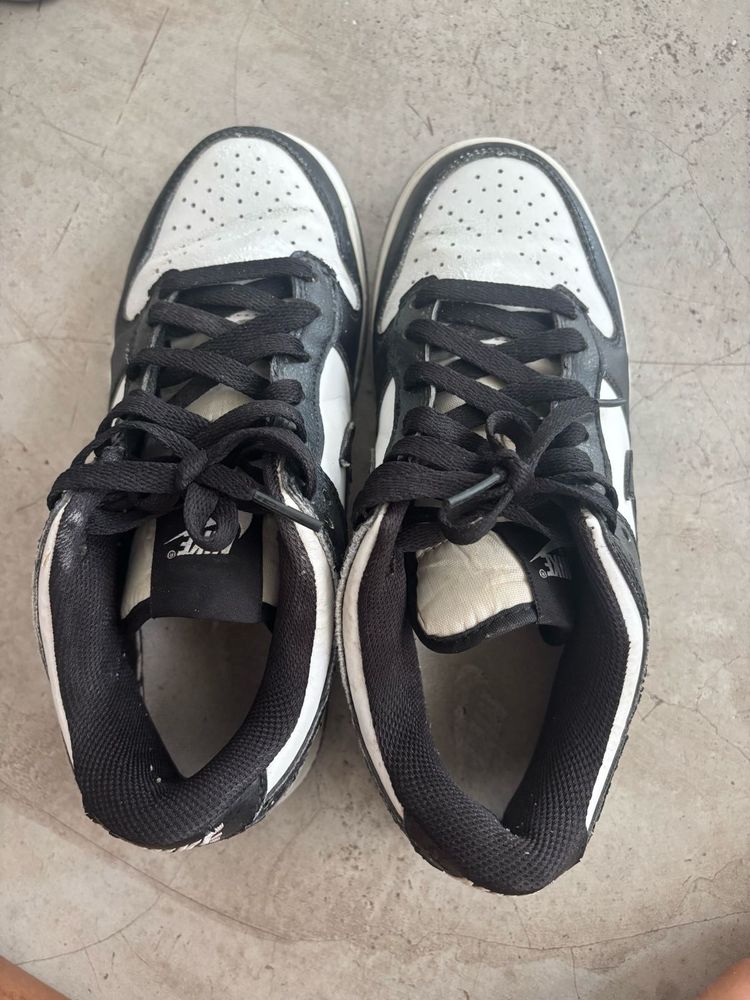 Nike Dunk Low Panda Sneakers