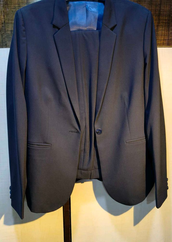 Navy Blue Women's Business Suit
