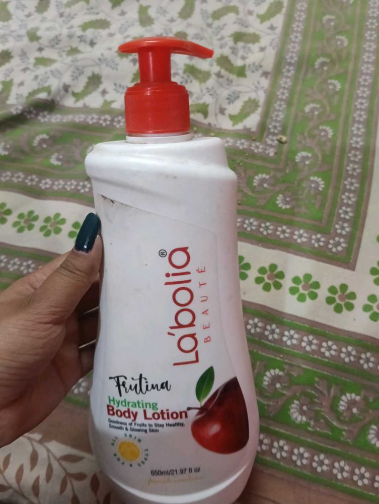 La'bolia Hydrating Body Lotion
