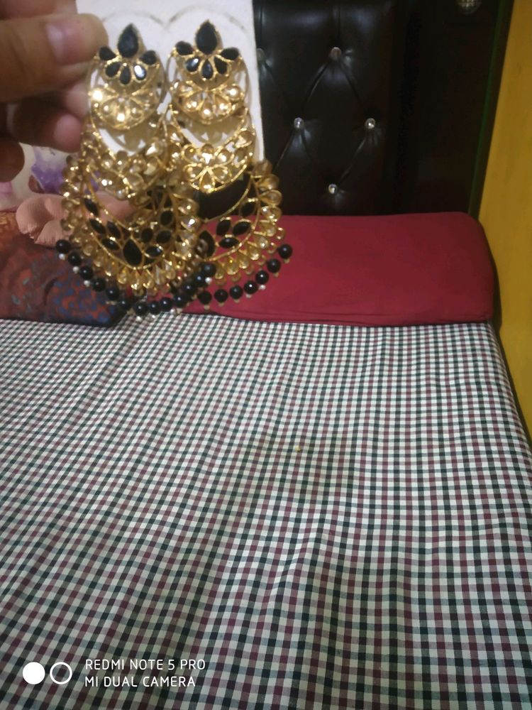 Black Earring totally new ek baar bh nh pehna..