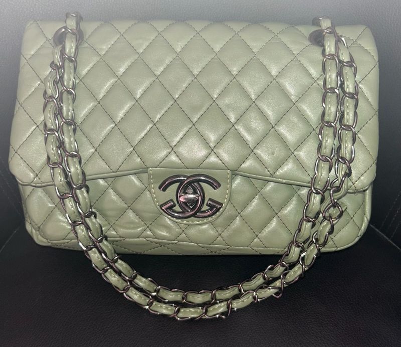 Classic Quilted Chain Shoulder Bag
