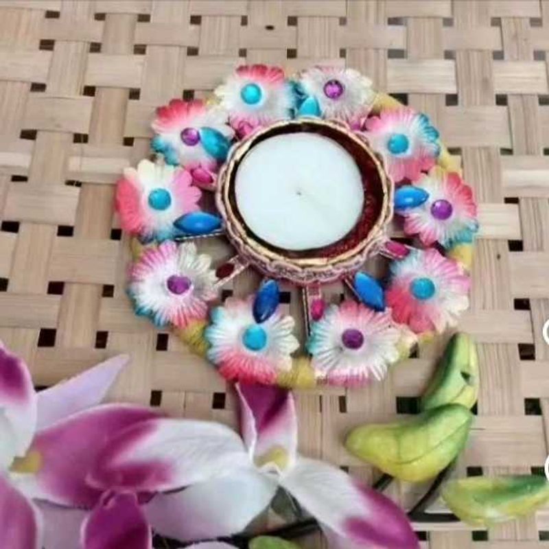 Festive T-light Candle Holder