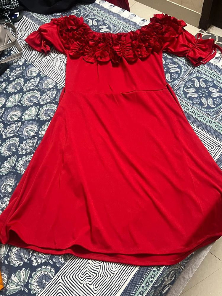Chic Off-Shoulder Red Dress