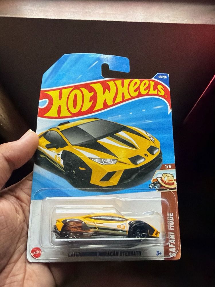 Hot Wheels Lamborghini Hurucan Sterrato [Yellow]