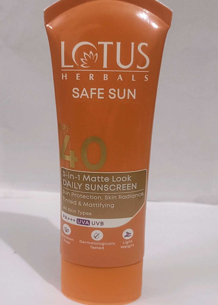 Lotus Herbals Safe Sun SPF 40 Sunscreen
