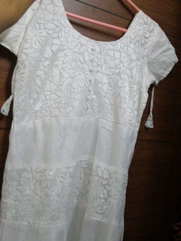 Elegant White Chikankari Kurta