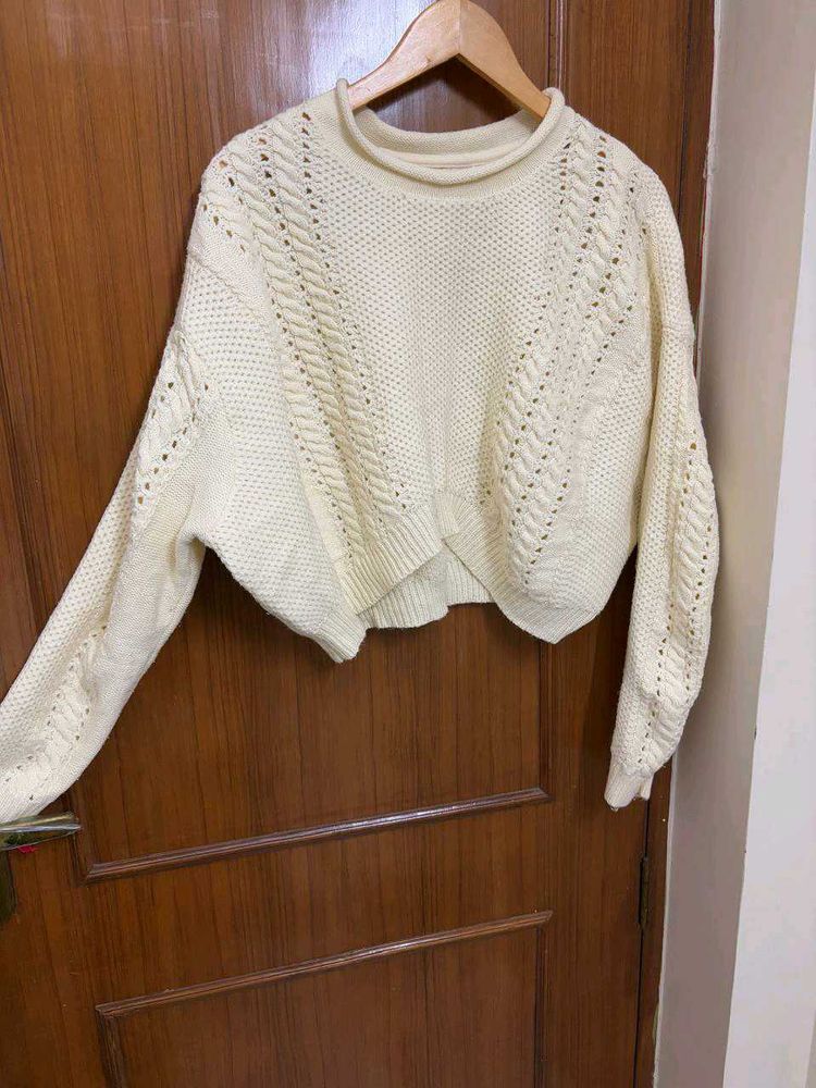 Creamy Cable Knit Cropped Sweater