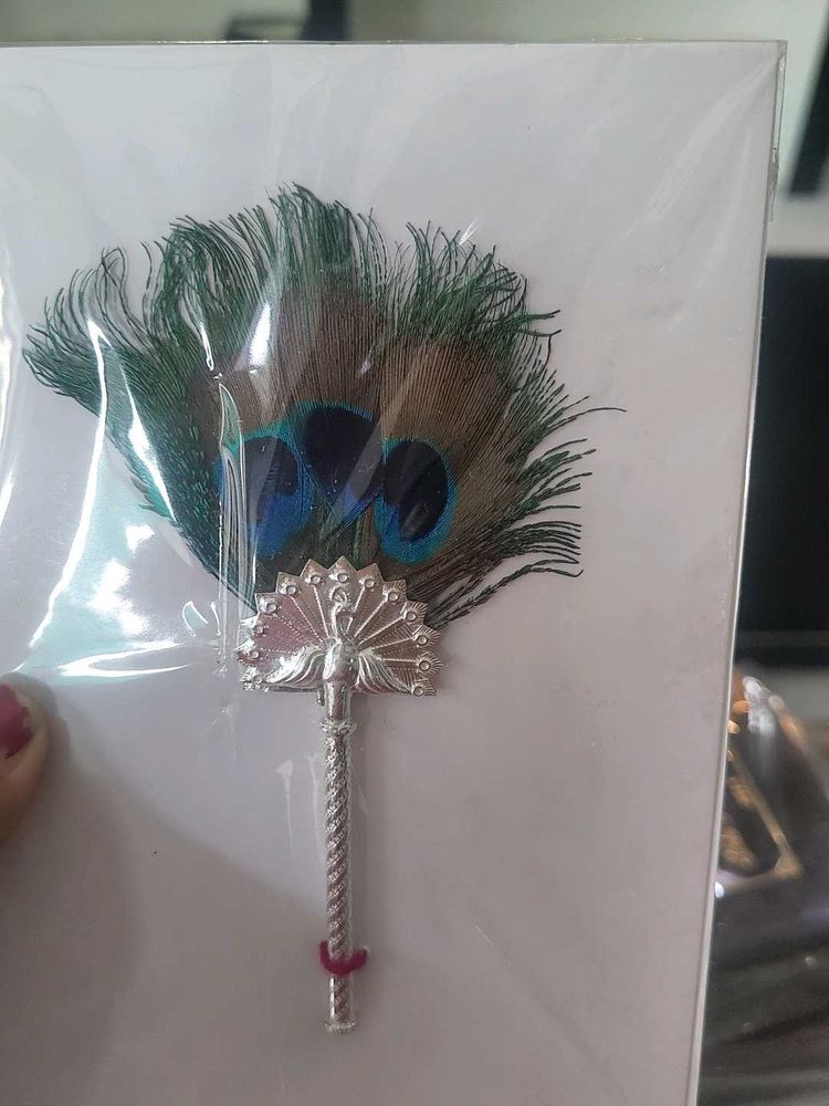 silver Elegant Peacock Feather Brooch