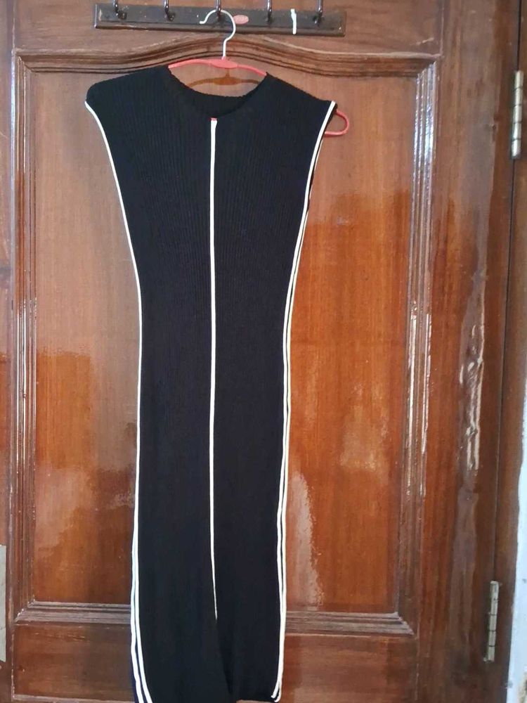 Sleek Black Ribbed Dress with White Trim