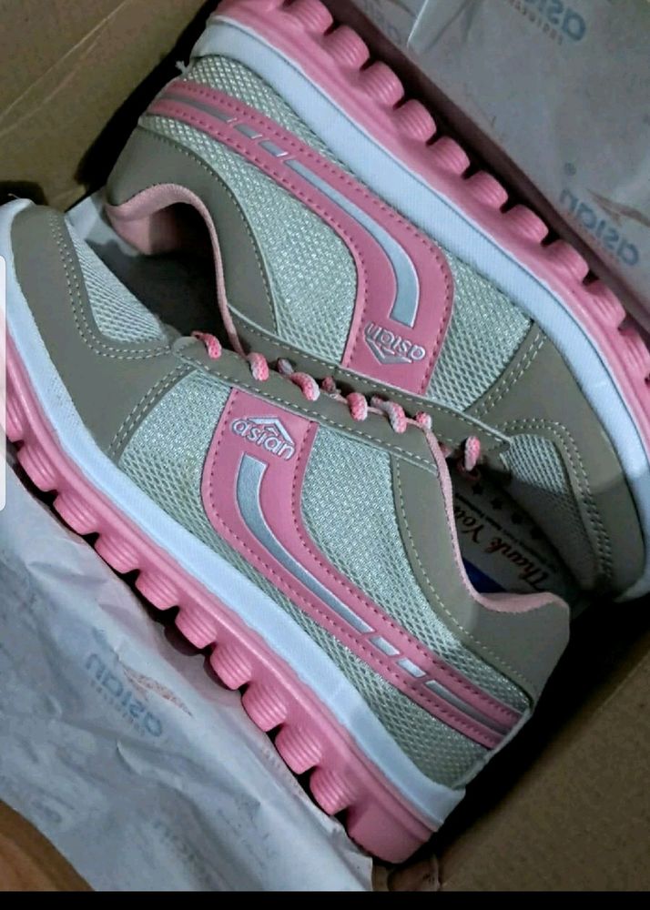Grry And Pink Walking Shoes
