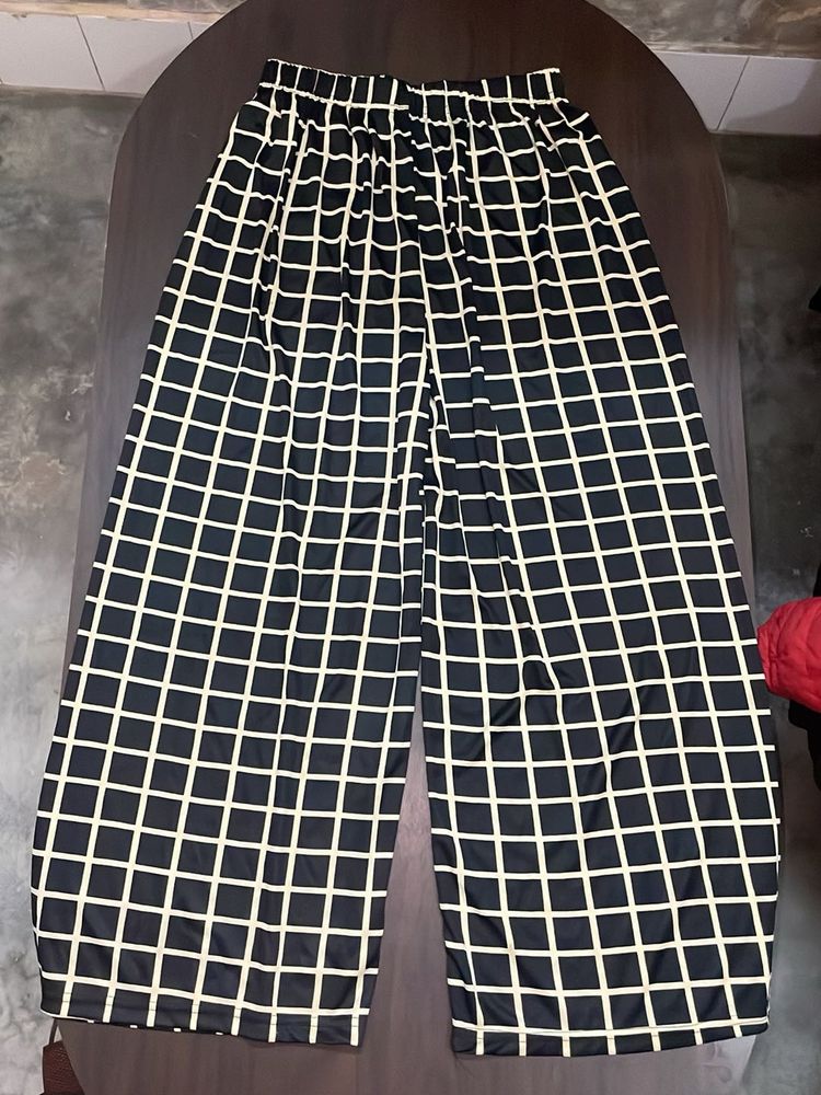 Stylish Black &amp; White Checkered Palazzos