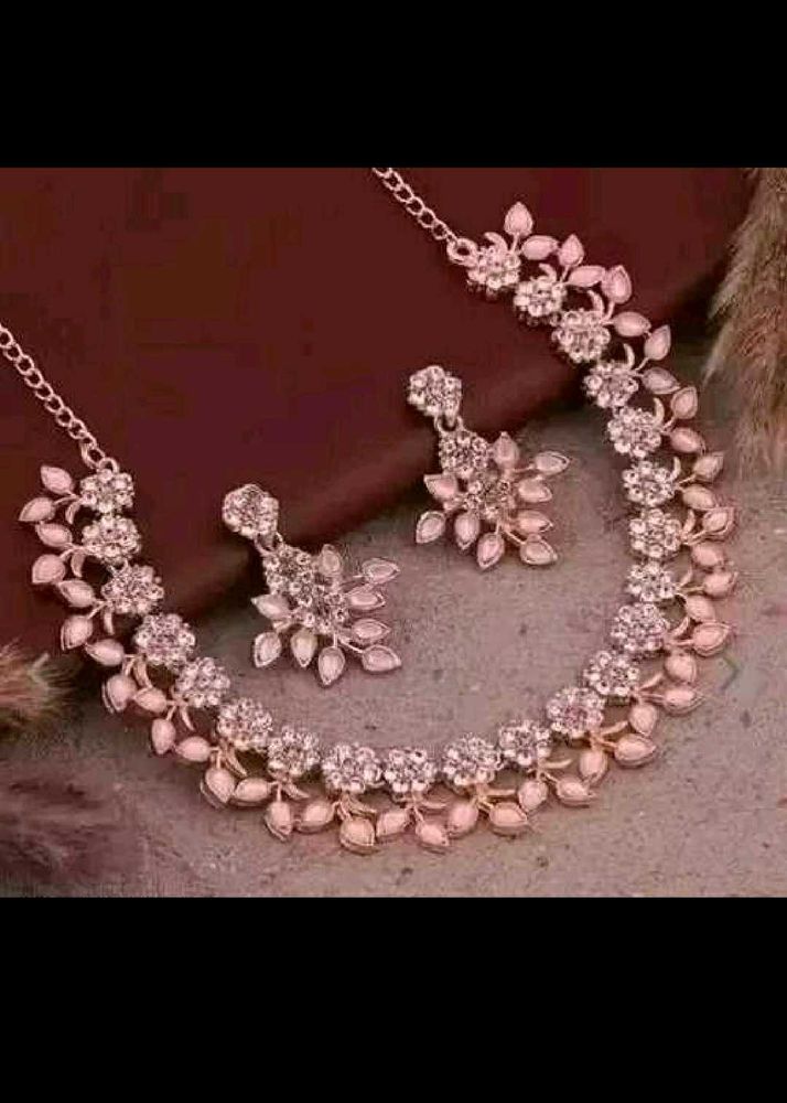 Elegant Floral Necklace &amp; Earring Set