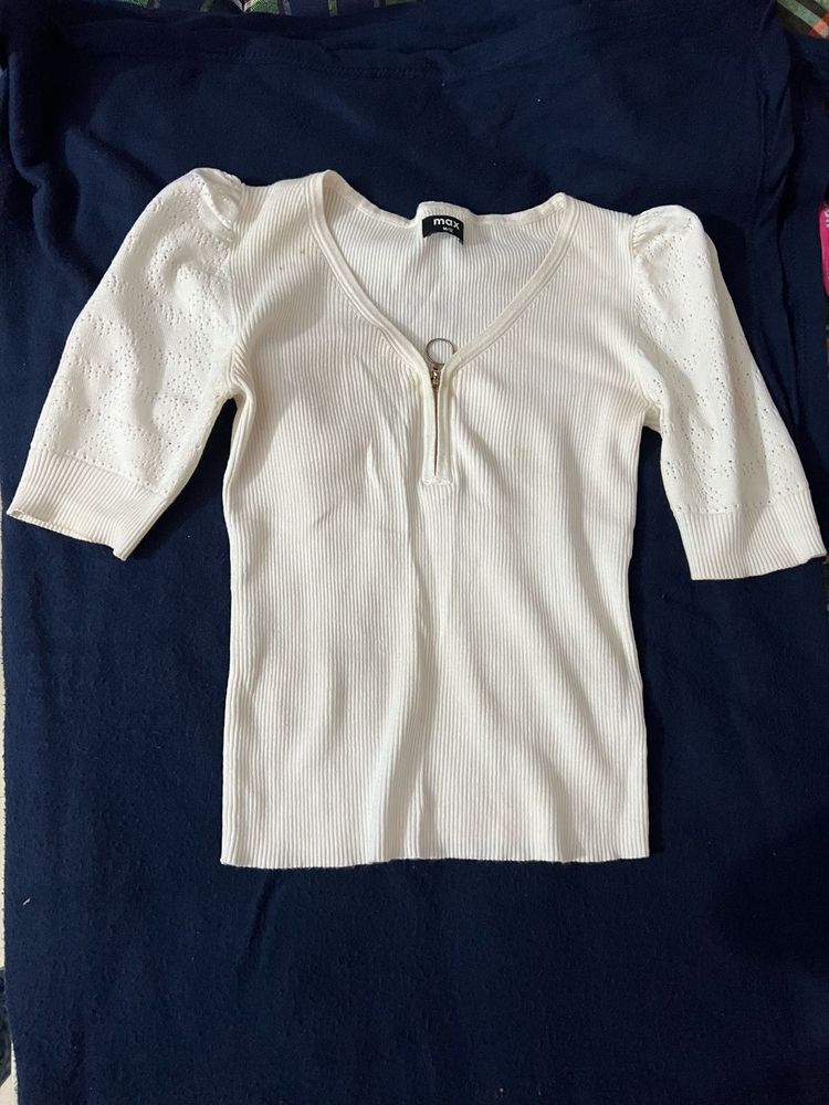Ribbed Knit Top with Zipper Detail