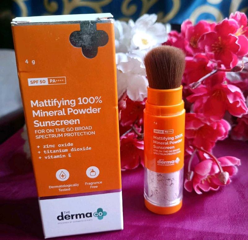 The Derma Co Mattifying Mineral Powder Sunscreen