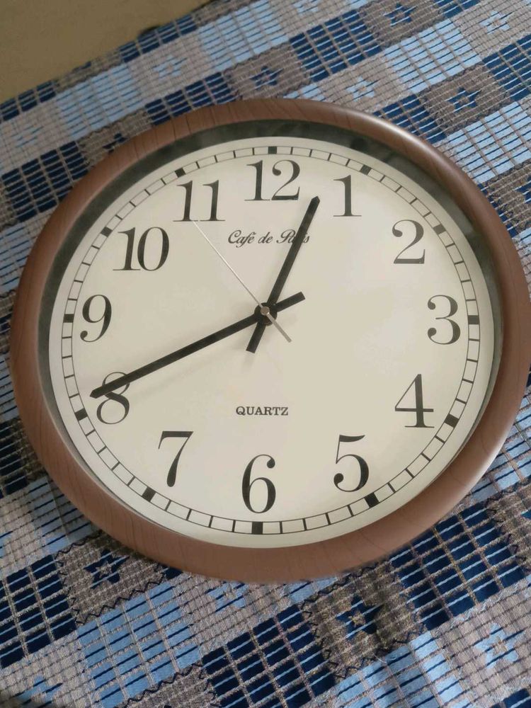 Cafe de Paris Quartz Wall Clock