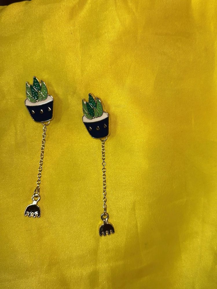 Cute Plant Pot Dangle brooch