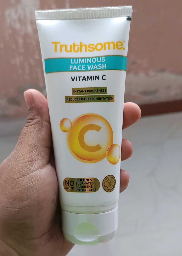 Truthsome Vitamin C Face Wash