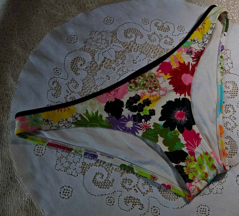 Floral Bikini Bottom🪻