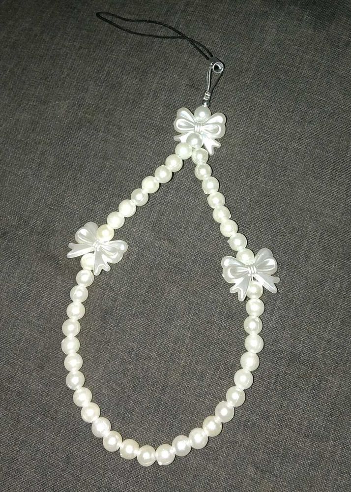 White Pearl Bow Phone Charm🎀